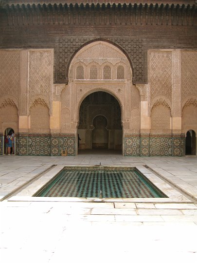 Marrakech - La Medersa - Mosaïques, plâtre sculpté et bois de cèdre