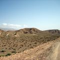 Paysage aride entre Aït Youl et Ighrem n'Aqdim. - (IMG_0172.jpg)