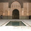 Marrakech - La Medersa - Mosaïques, plâtre sculpté et bois de cèdre - (Photos_Maroc_278.jpg)