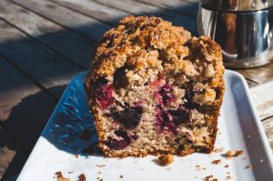 Gâteau fruits rouges et noisettes