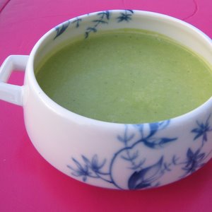 Soupe de petits pois à la menthe