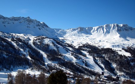 Domaine skiable de Vars, vu depuis la piste des Mélèzes