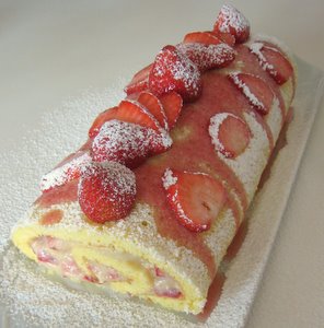 Gâteau roulé aux fraises