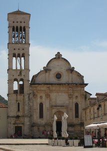 Hvar - Place Sv Stjepana et cathédrale