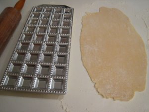 La pâte à ravioli étalée