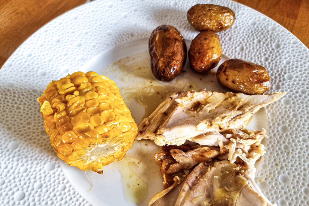 Poulet maïs et pommes de terre Poulet maïs et pommes de terre