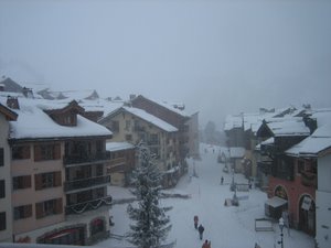 Jeudi vue du balcon : il neige