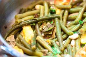 Haricots verts frais aux pêches